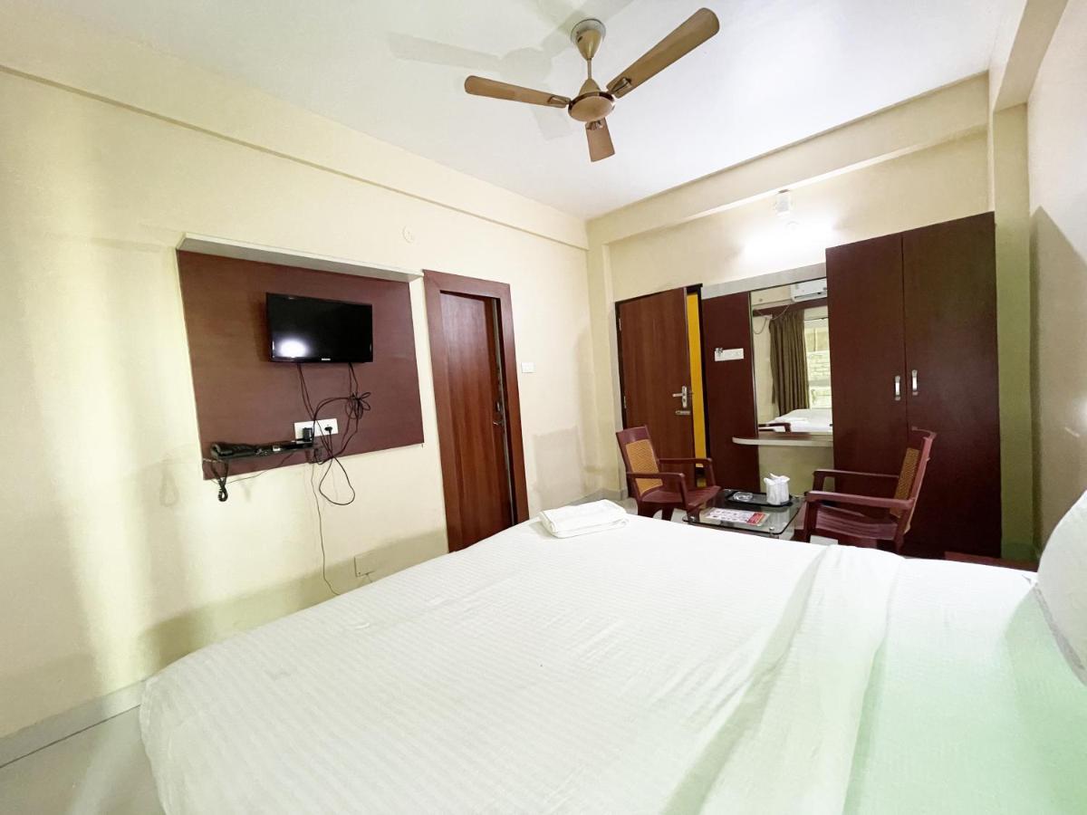 Hotel Golden Wave Puri Exterior foto